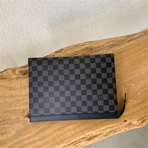 Pochette Voyage MM Damier Graphite Canvas 